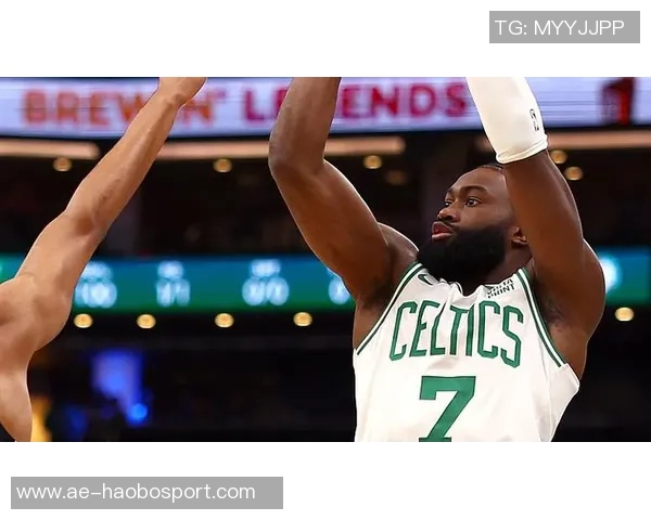 杰伦布朗怒斥裁判放任对手犯规直言已忍无可忍