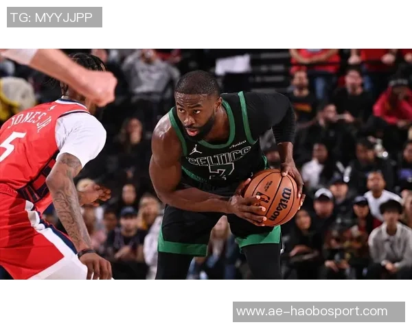 杰伦布朗昨日狂砍40分今日客场对阵鹈鹕出战存疑引发关注