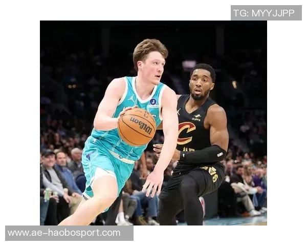 米切尔意外受伤被搀扶离场队内得分王身份岌岌可危