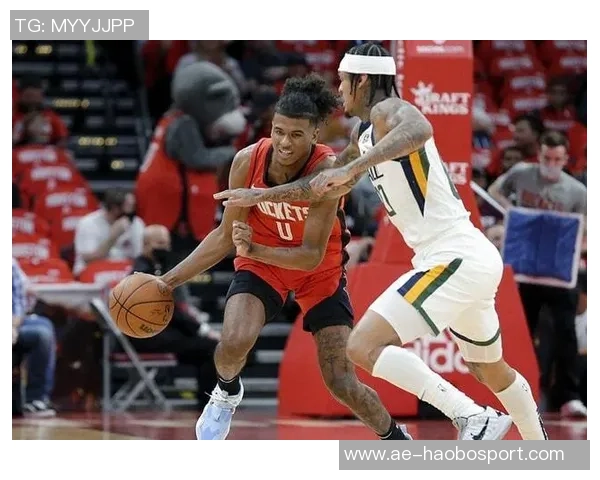 杰伦格林高中球衣退役仪式太阳主教练与新队友齐聚祝贺