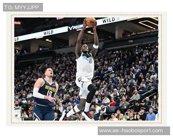 爱德华兹面对联防挑战上半场表现平平仅得8分3助攻2抢断