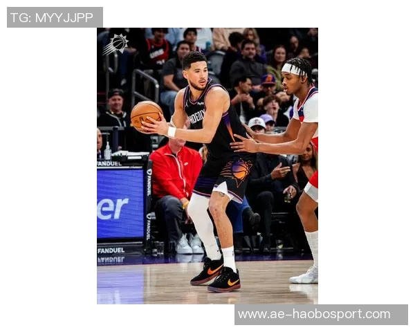 布克高效表现16投10中罚球全中独得31分助球队争胜